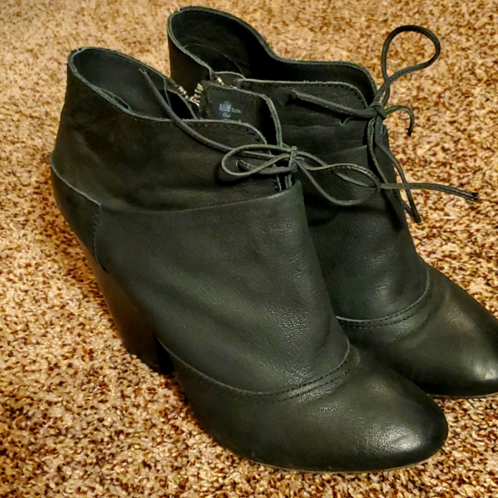 Mia Limited Edition black bootie